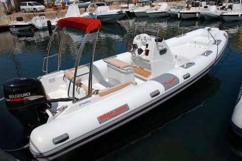 boat-shelltone-cadaques-1 boat-shelltone-cadaques-1