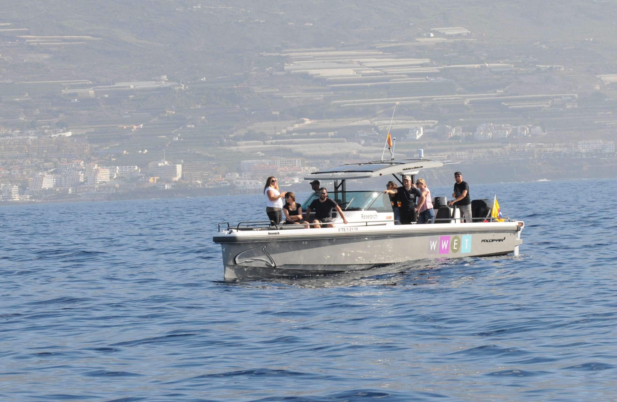 Fotografía del barco L'Esiel de avistamiento de cetáceos y delfines en Tenerife